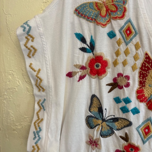 Johnny Was Embroidered Top Size Large with Butterflies Excellent Condition - Picture 5 of 8